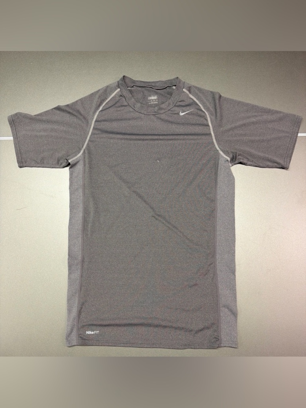 Nike Fit Dry Pro Performance Apparel Womens Size XL Gray T-Shirt
